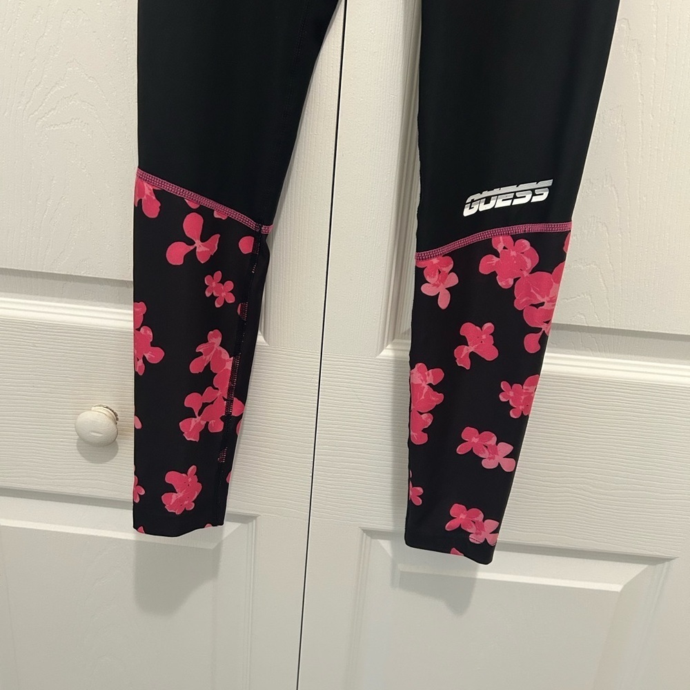 Guess Women athletic Black Leggings with Pink Floral Accents. Size X small. - Picture 3 of 6